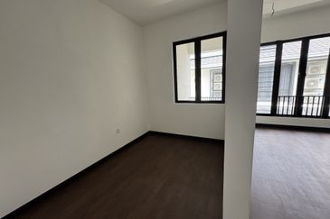 Hevea Elmina Gardens