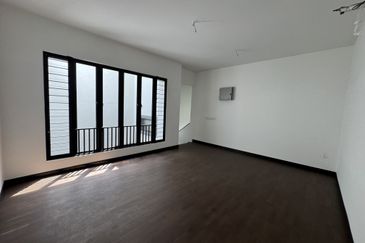 Hevea Elmina Gardens