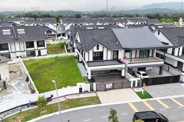 Hevea Elmina Gardens