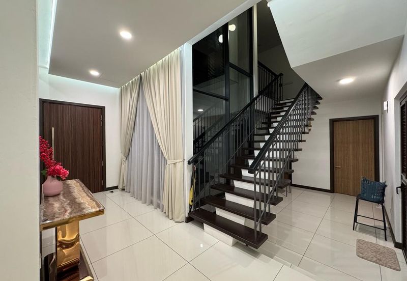 Tiana Elmina Gardens