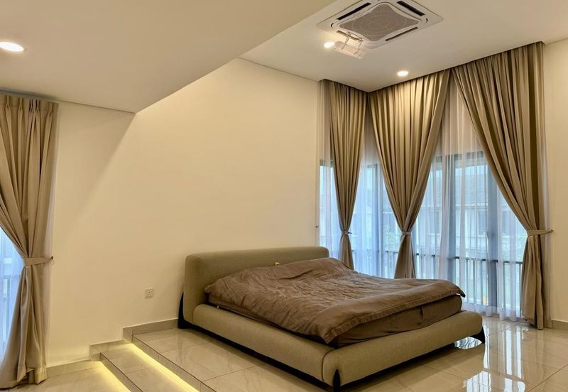 Tiana Elmina Gardens