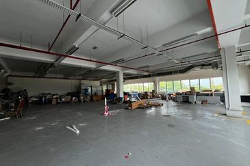 Bukit Jelutong Business And Technology Centre