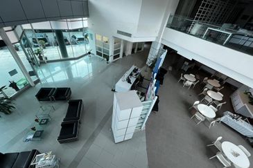 Bukit Jelutong Business And Technology Centre