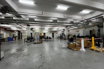 Bukit Jelutong Business And Technology Centre