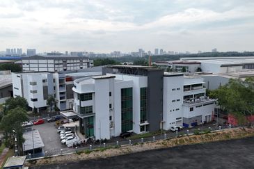 Bukit Jelutong Business And Technology Centre