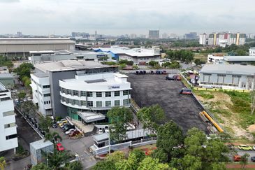Bukit Jelutong Business And Technology Centre