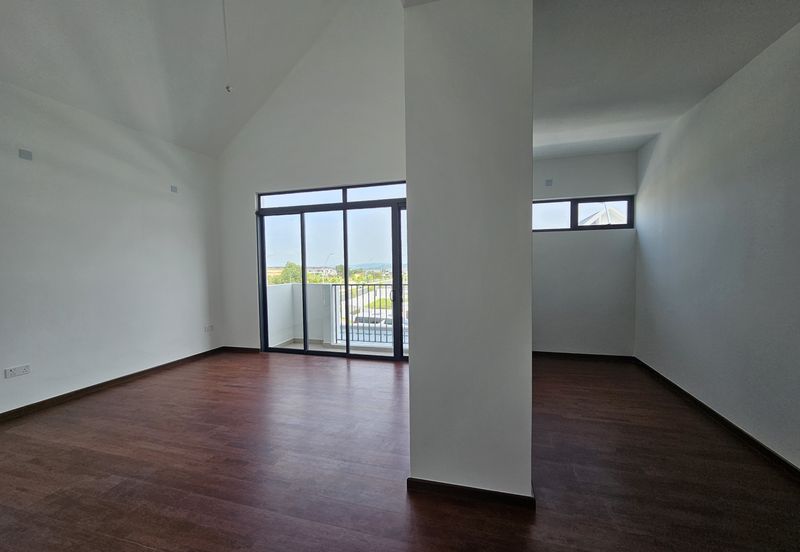 Elmina Green The Eighth @ City of Elmina