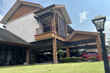 Exclusive 2 sty bungalow D’Puncak, Bukit Jelutong