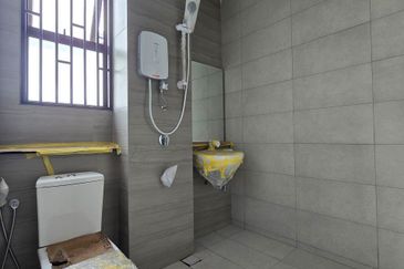 2 storey terrace house Elmina Green 6