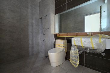 2 storey terrace house Elmina Green 6