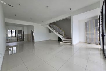 2 storey terrace house Elmina Green 6