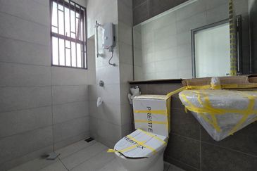 2 storey terrace house Elmina Green 6