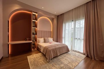 Rafflesia @ The Hill