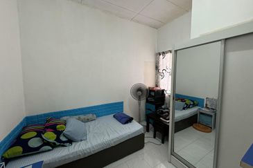 Corner lot 2 storey terrace house Subang Bestari