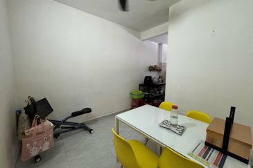 Corner lot 2 storey terrace house Subang Bestari