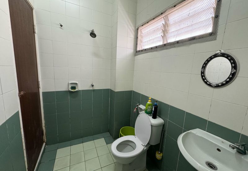 Corner lot 2 storey terrace house Subang Bestari