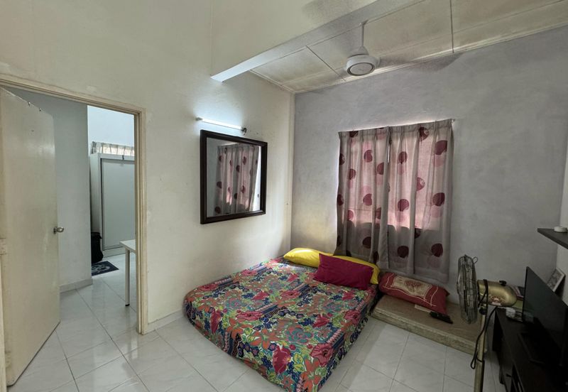 Corner lot 2 storey terrace house Subang Bestari