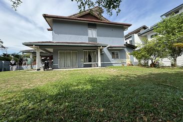 Corner lot 2 storey terrace house Subang Bestari