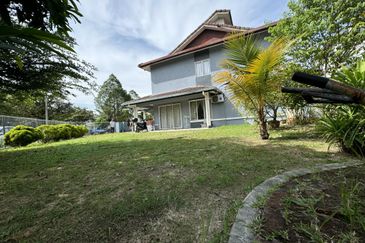 Corner lot 2 storey terrace house Subang Bestari