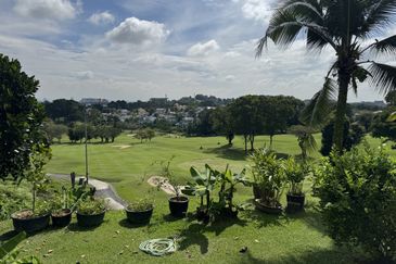 KGSAAS Golf Club, Seksyen 13