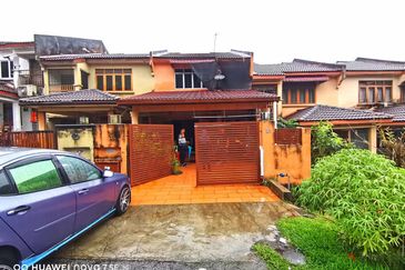 Taman Saujana Puchong