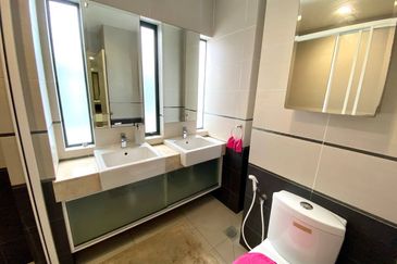 10 Semantan Suites (Sematan Avenue)