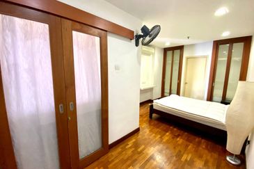 10 Semantan Suites (Sematan Avenue)