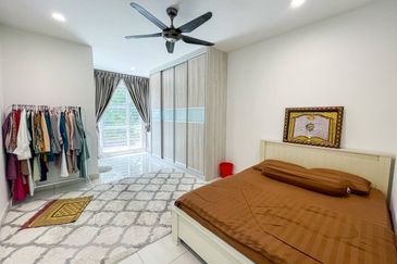 Taman Pinggiran Putra