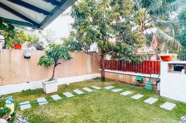 END LOT Double Storey Saujana Damansara, Damansara Damai 