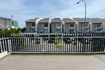 Crescent Park Townvilla