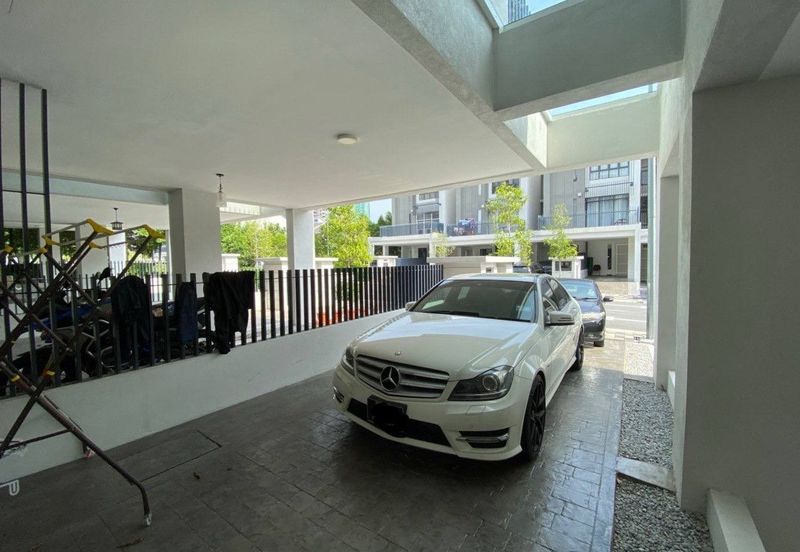 Crescent Park Townvilla