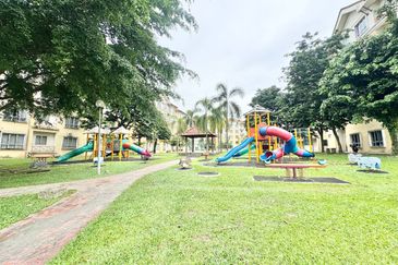 Pangsapuri Seroja Bukit Jelutong