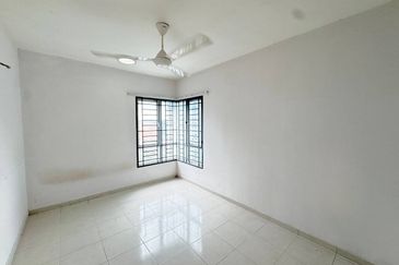 Residensi Laguna Biru 2