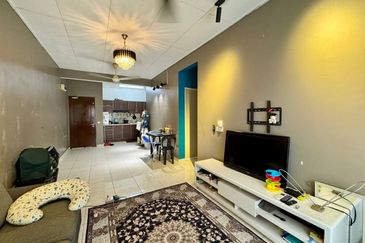 Akasia Apartment ( Setia Alam )