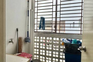 Akasia Apartment ( Setia Alam )