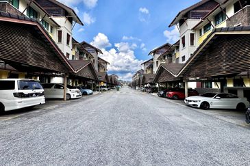 Avenue 2, Lake Valley