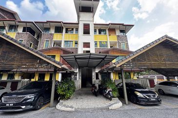 Avenue 2, Lake Valley