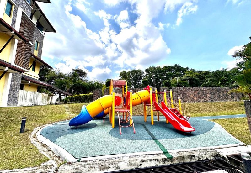 Avenue 2, Lake Valley