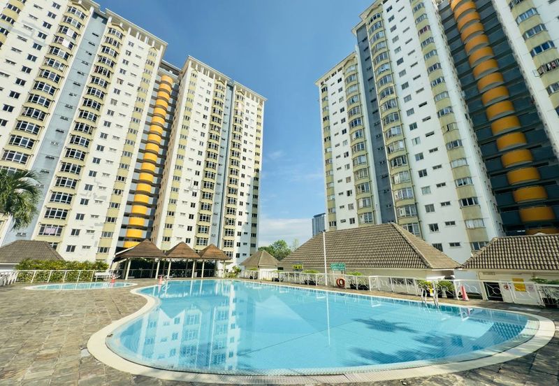 Endah Regal Condominium