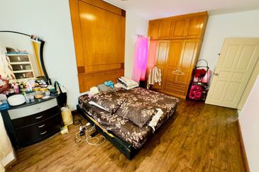 Endah Regal Condominium