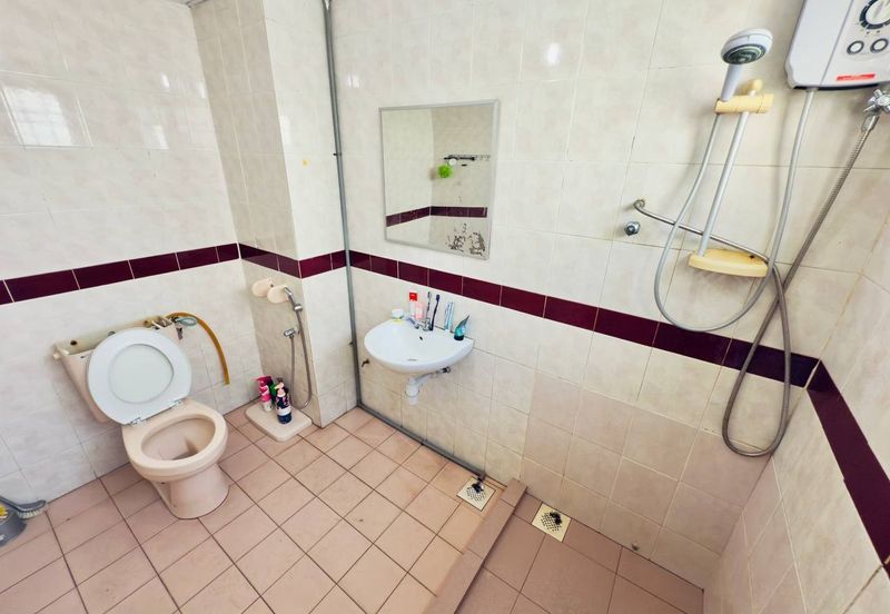 Endah Regal Condominium