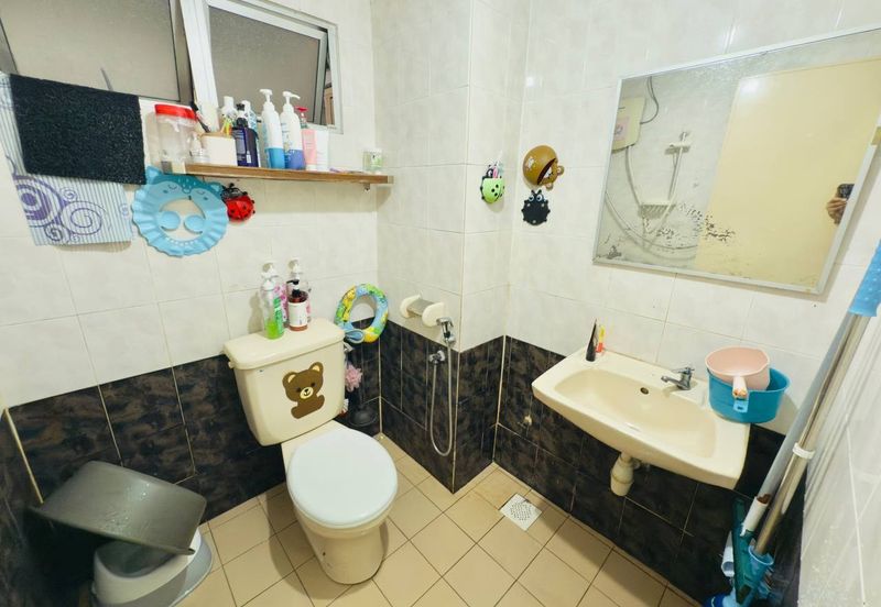 Endah Regal Condominium