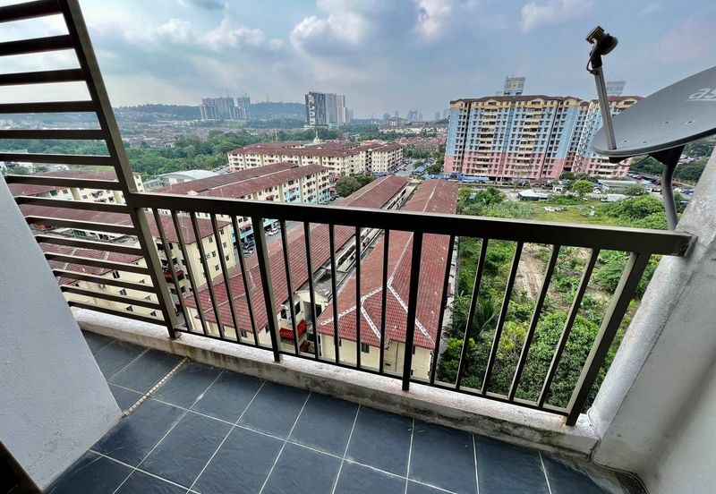 Green Suria Apartment