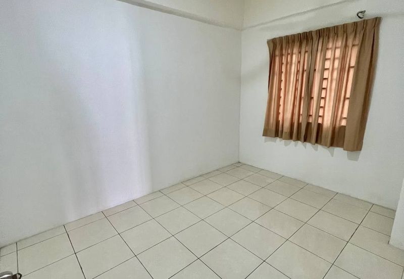 Green Suria Apartment