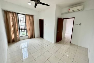 Green Suria Apartment