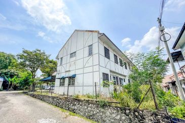 Lorong Cakera Purnama 12/13