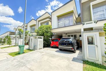 Parkfield Residences, Tropicana Heights