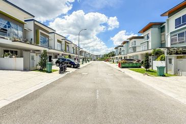 Parkfield Residences, Tropicana Heights