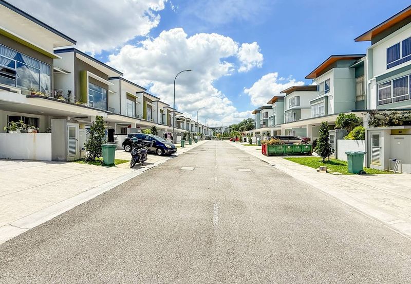Parkfield Residences, Tropicana Heights