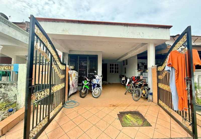 Persiaran Puncak Alam 1 